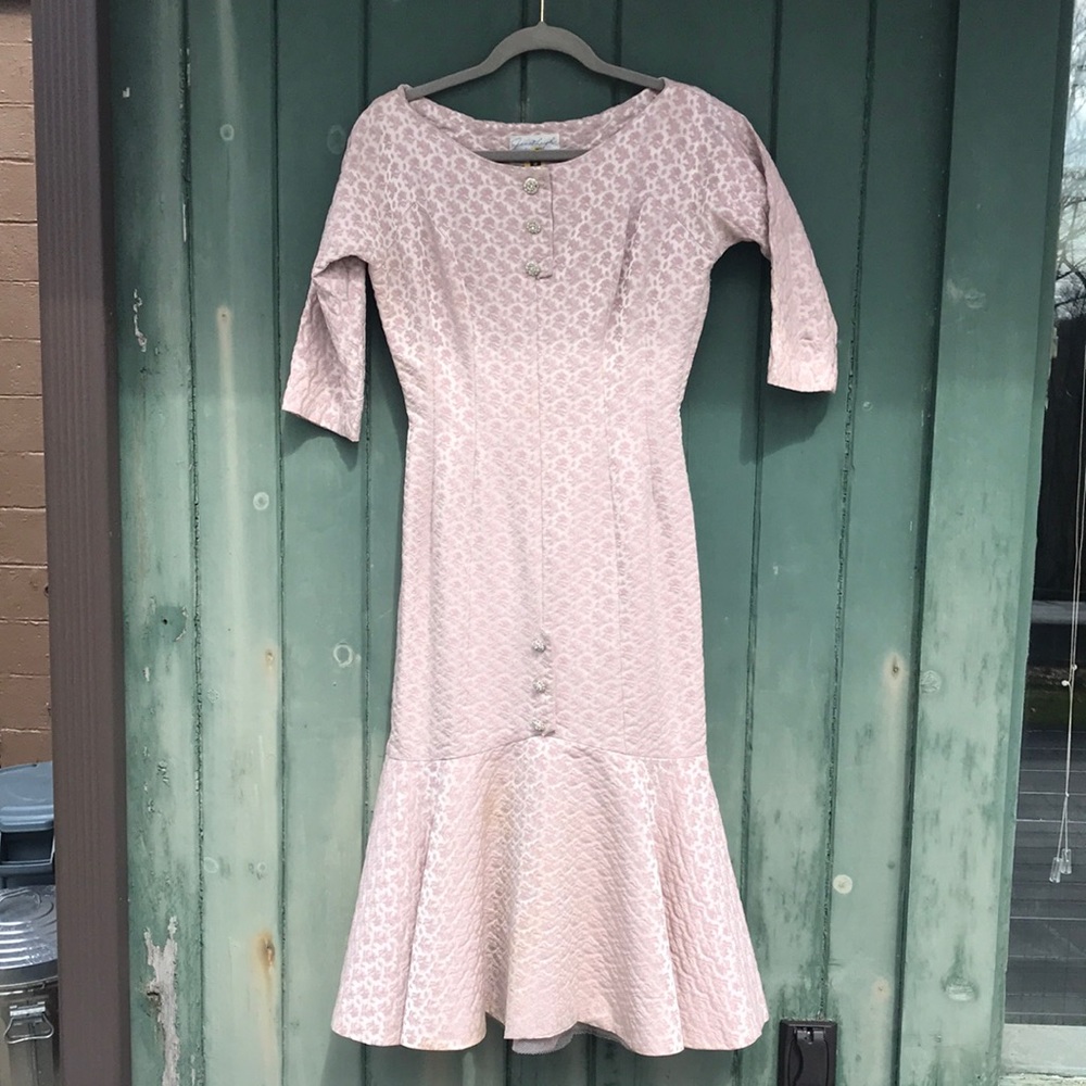 Adorable authentic 1950-60’s mermaid wiggle dress in pink Sz S